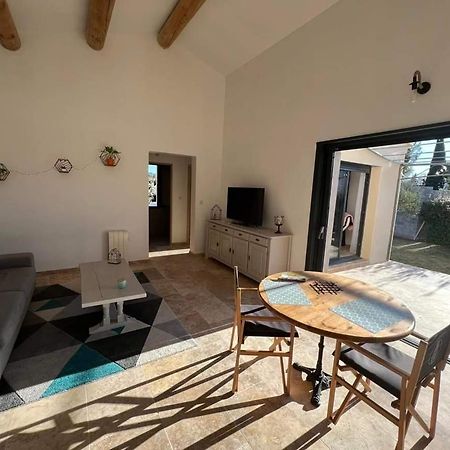 Appartement Calme Et Lumineux Paradou Eksteriør bilde